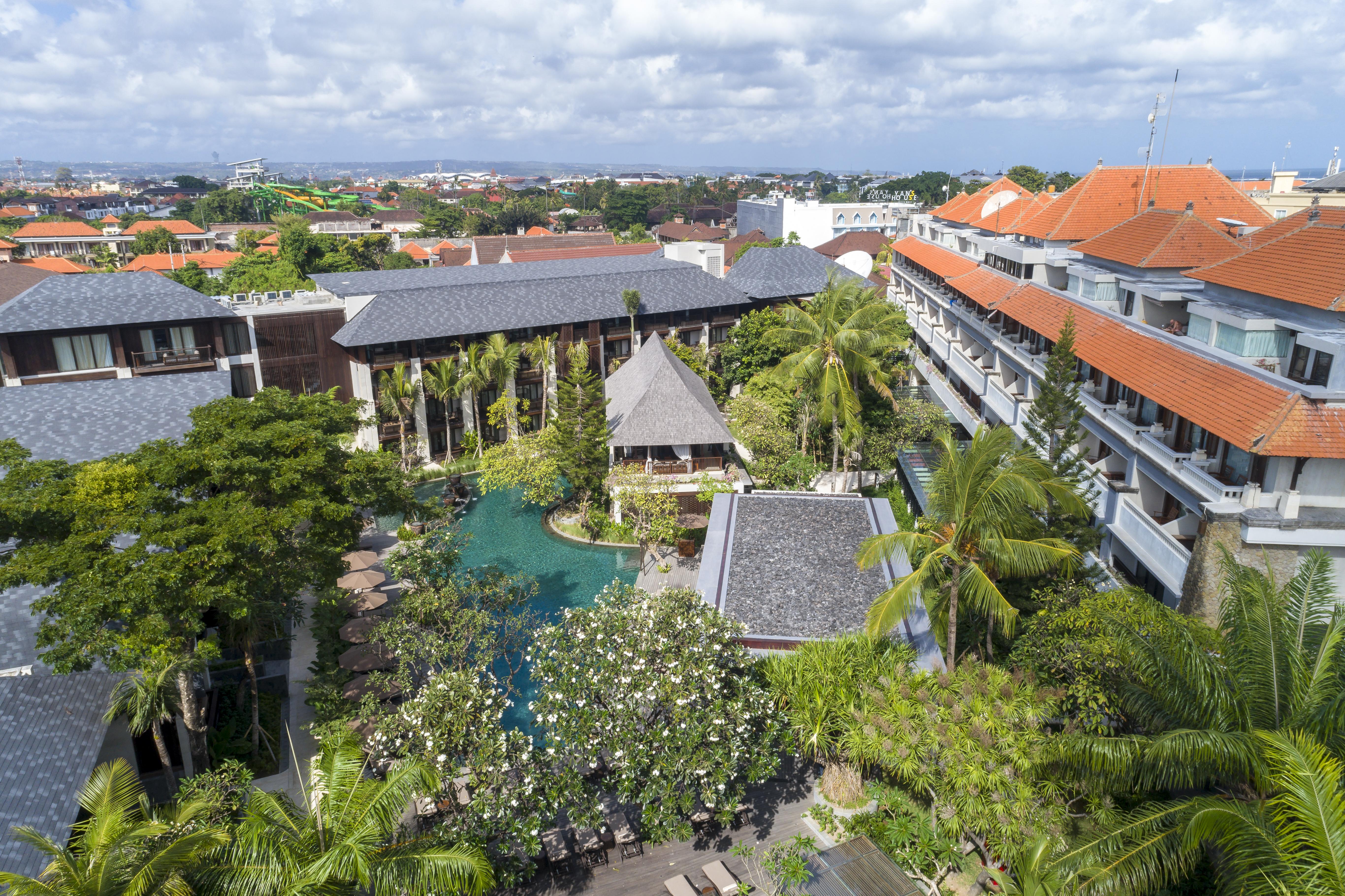 Ramayana Suites And Resort Кута Екстериор снимка The hotel's main pool