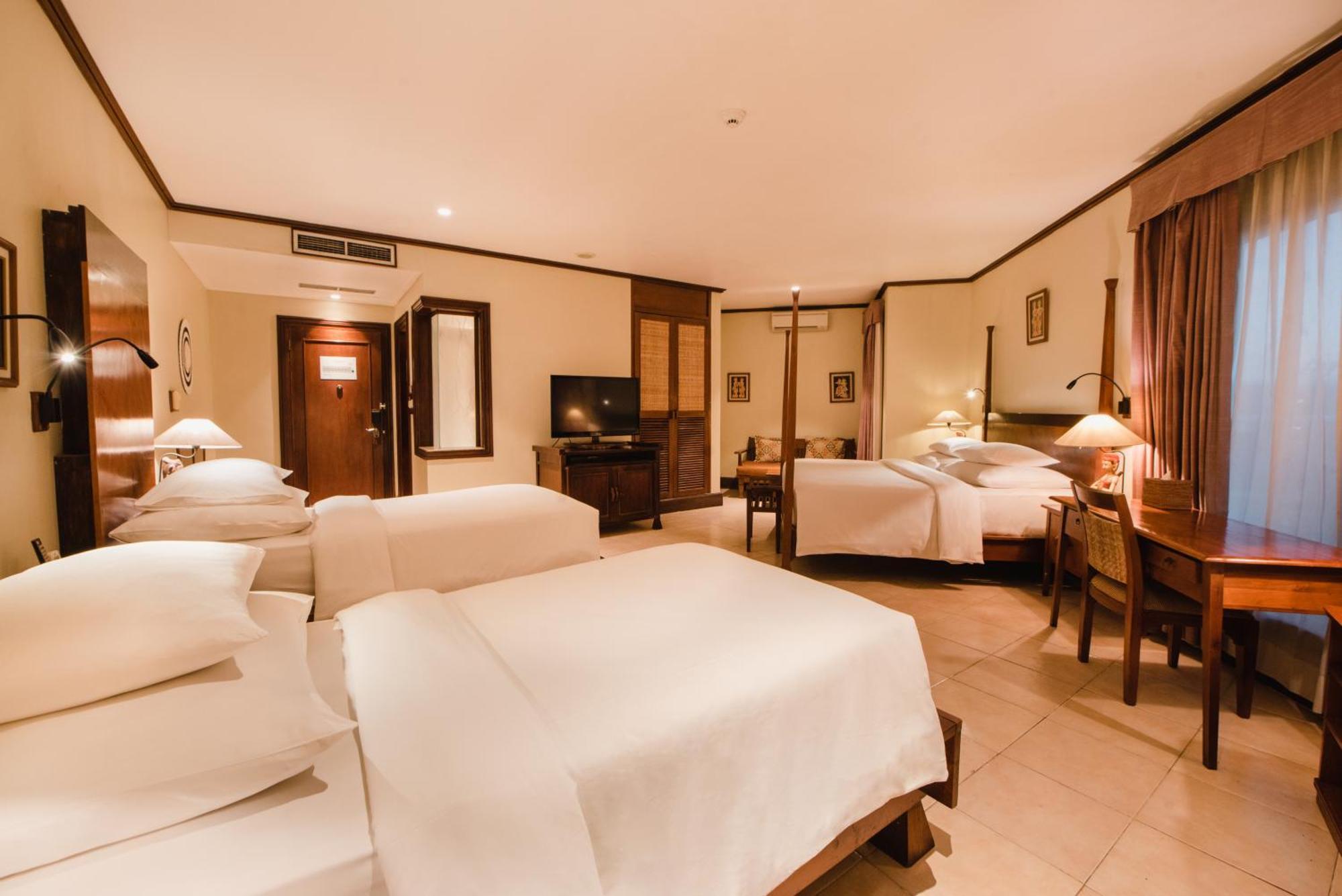 Ramayana Suites And Resort Кута Екстериор снимка Family room