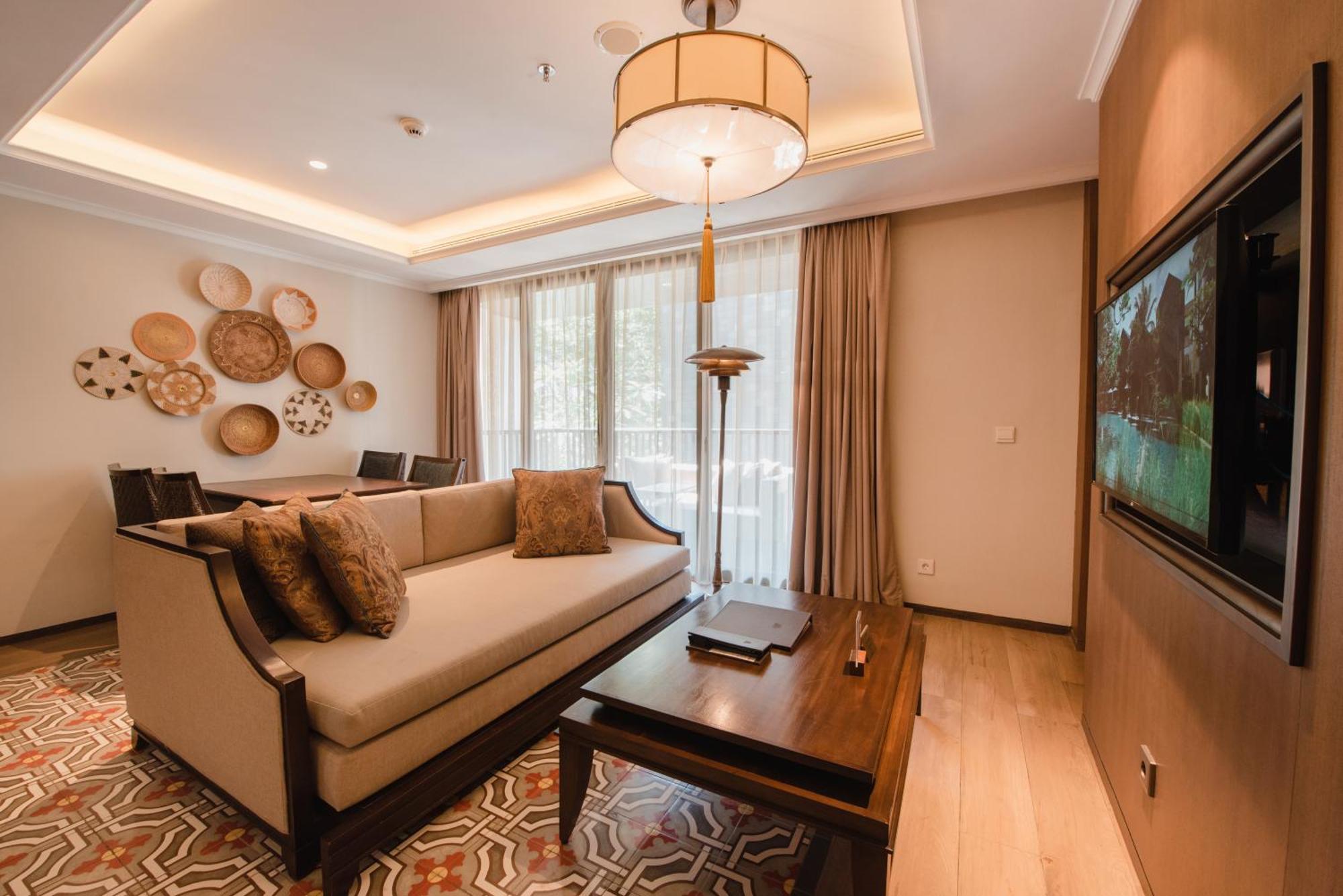 Ramayana Suites And Resort Кута Екстериор снимка Living room of a suite