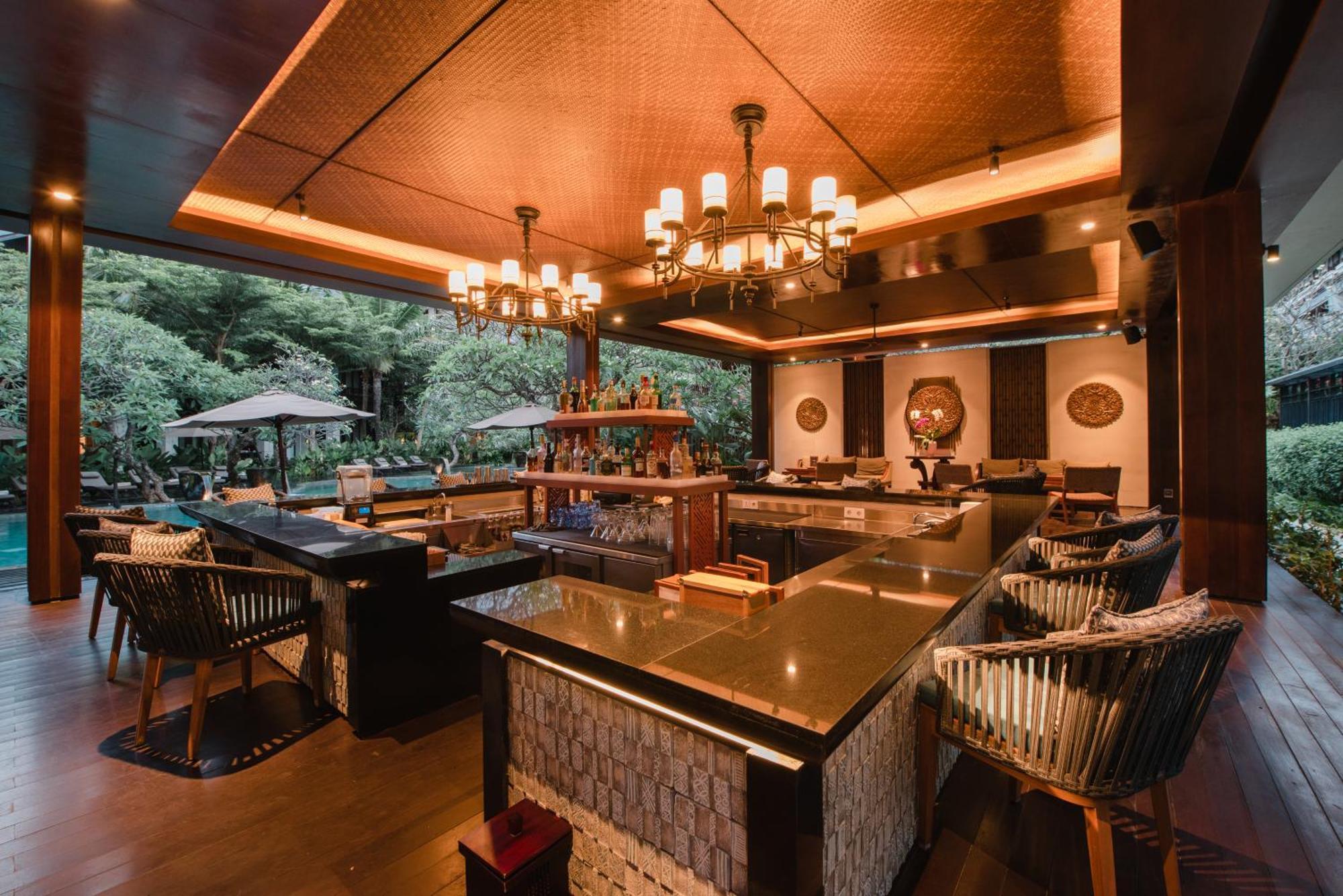 Ramayana Suites And Resort Кута Екстериор снимка The interior of the restaurant