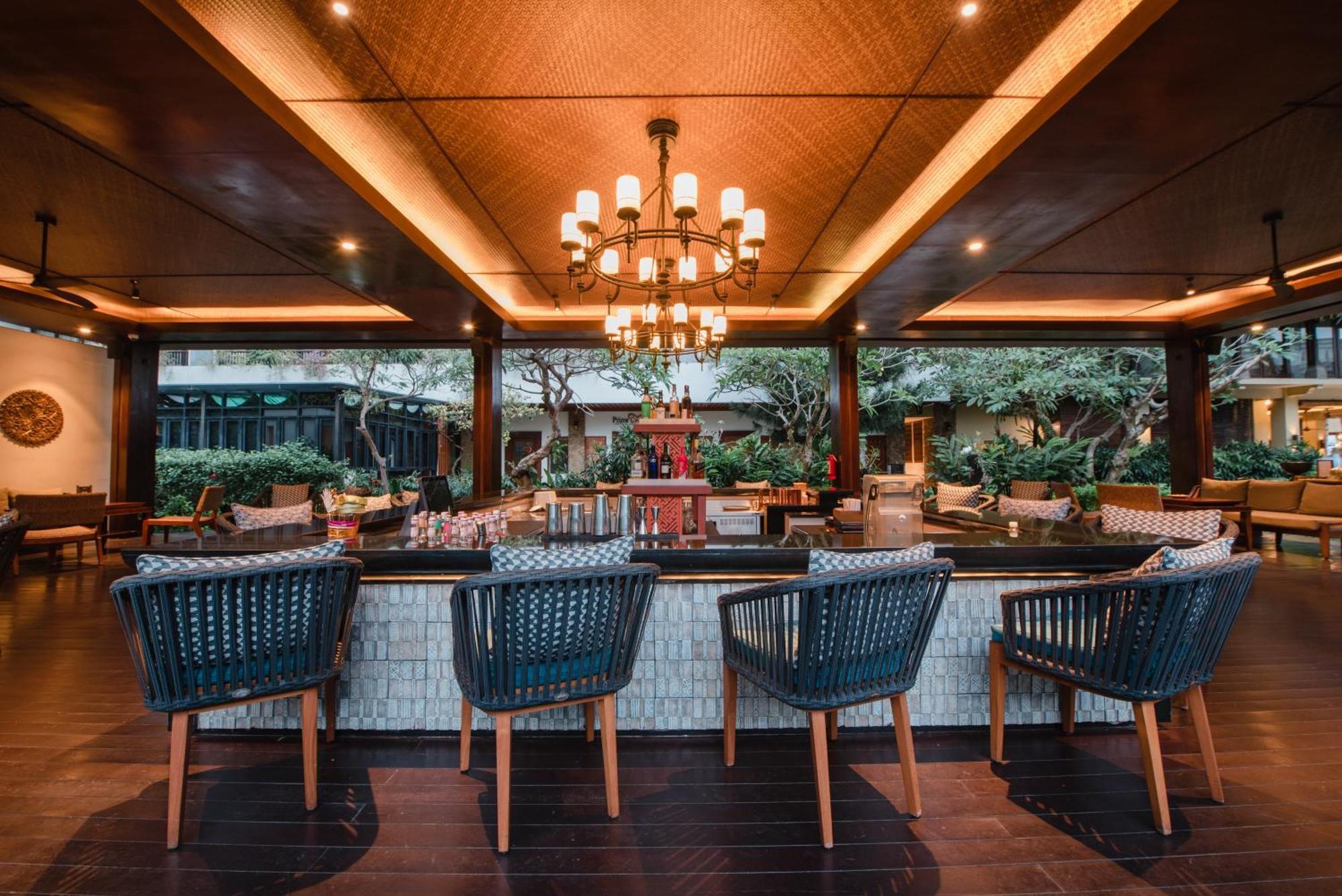 Ramayana Suites And Resort Кута Екстериор снимка The Bar