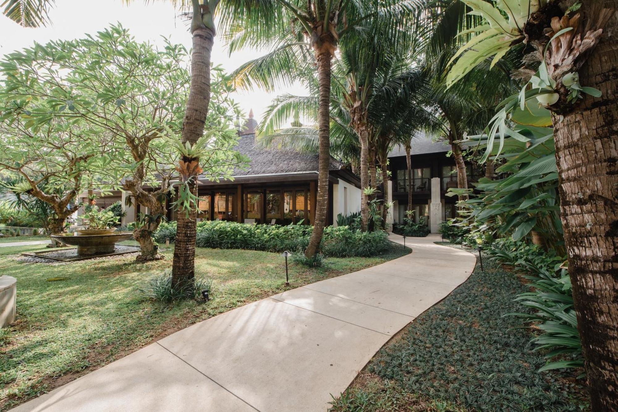 Ramayana Suites And Resort Кута Екстериор снимка The Banyan Tree Spa at the Banyan Tree Hotel, Phuket, Thailand