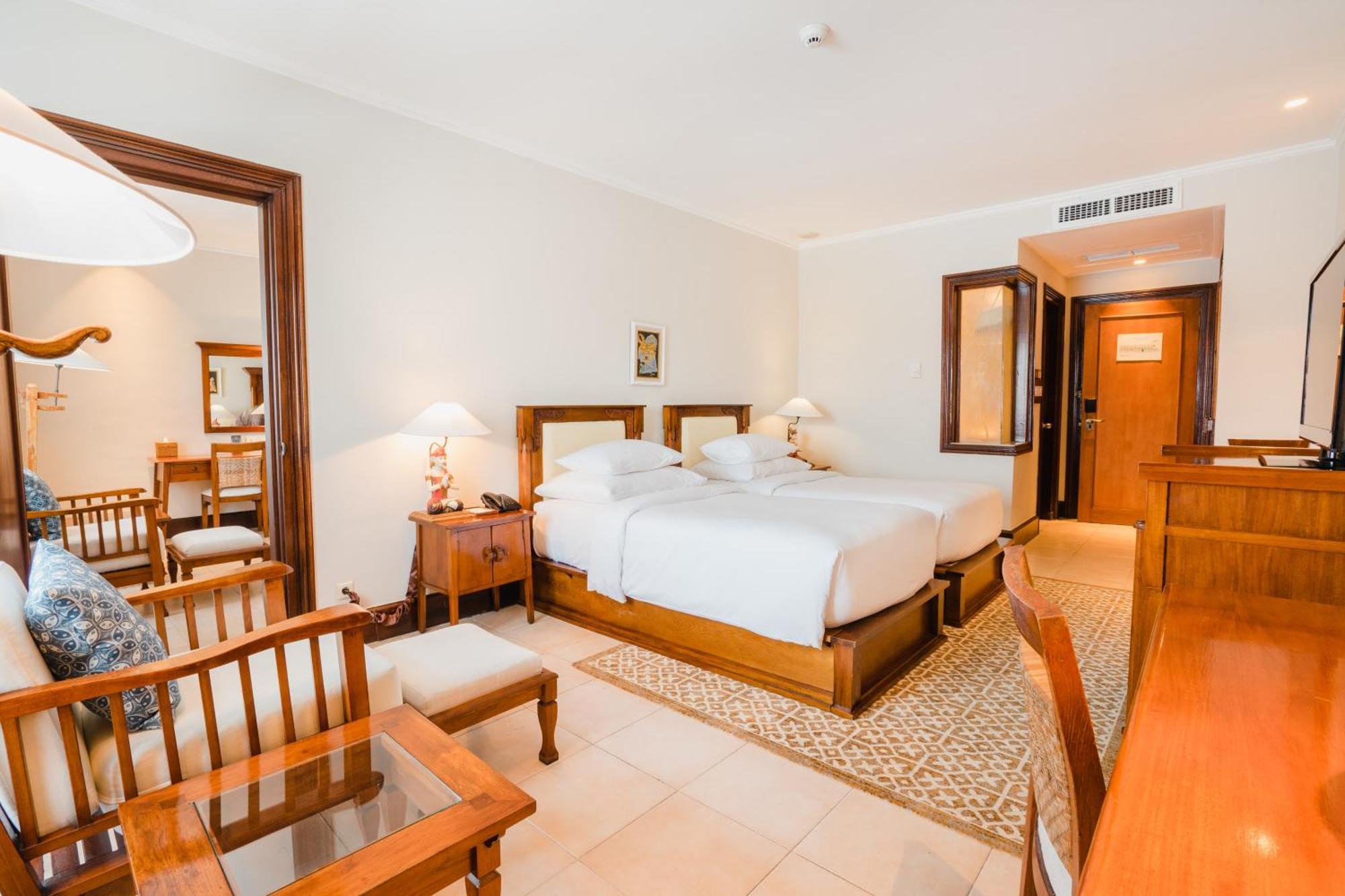 Ramayana Suites And Resort Кута Екстериор снимка A room at the hotel
