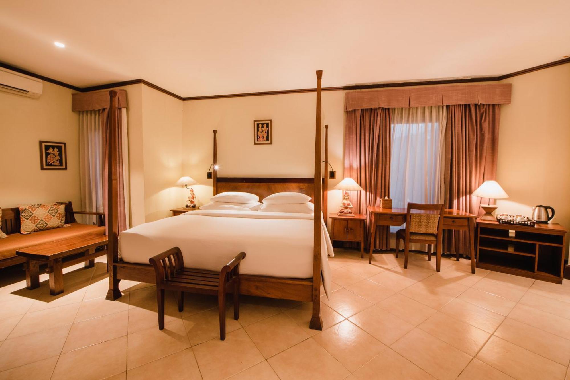Ramayana Suites And Resort Кута Екстериор снимка A room at the hotel