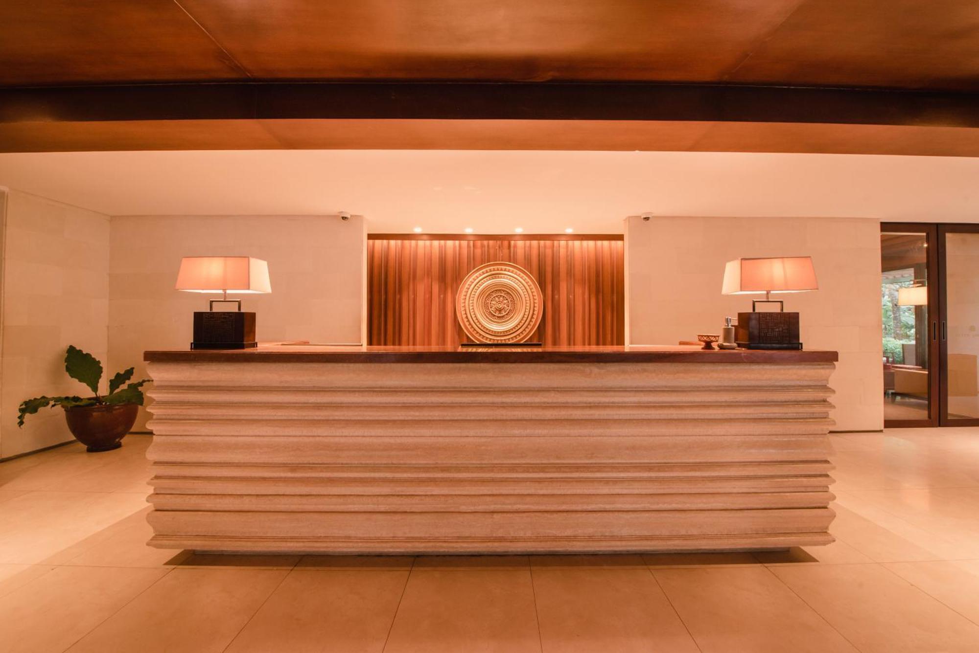 Ramayana Suites And Resort Кута Екстериор снимка The reception area of the hotel
