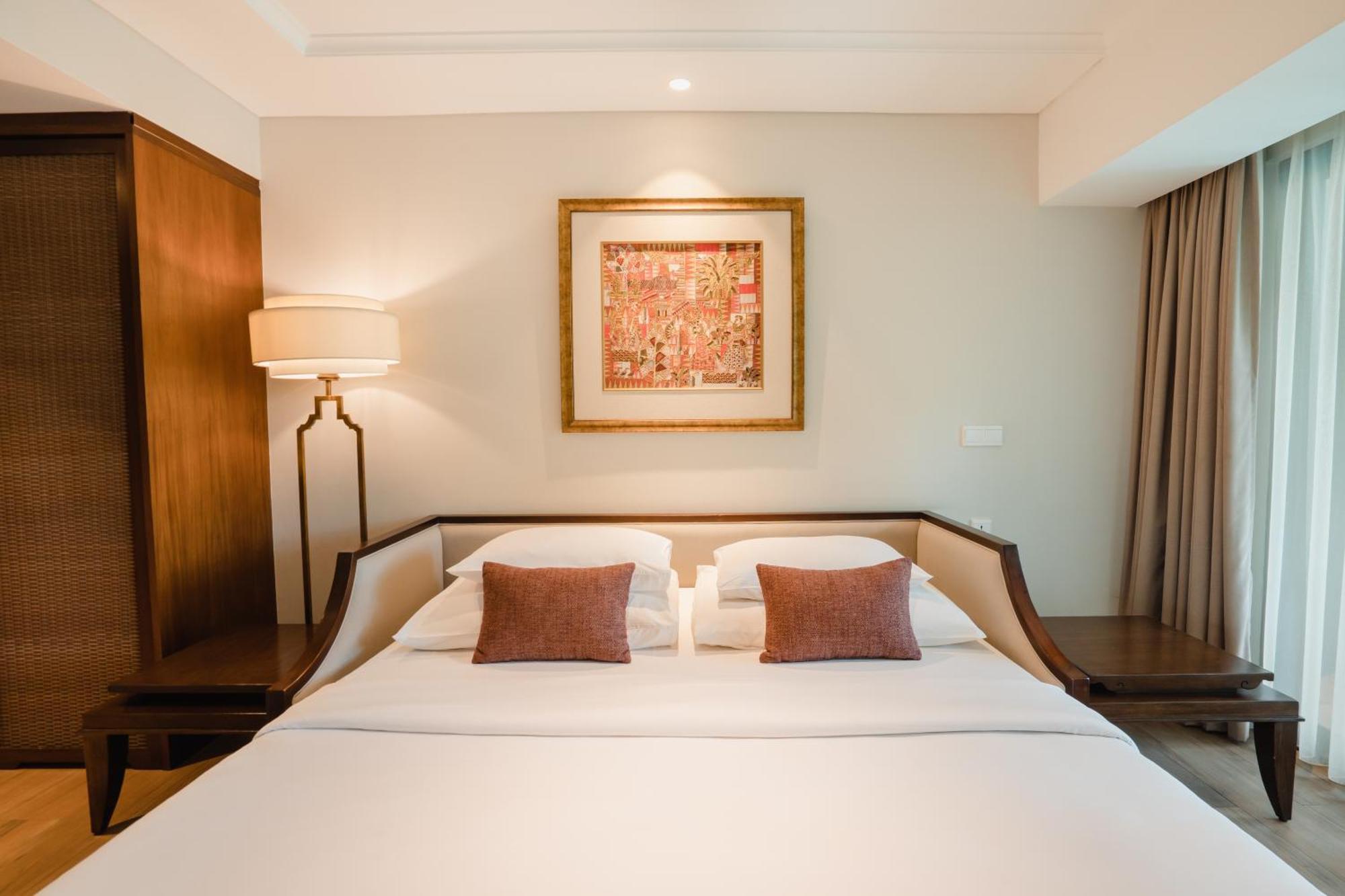 Ramayana Suites And Resort Кута Екстериор снимка A bedroom at the hotel