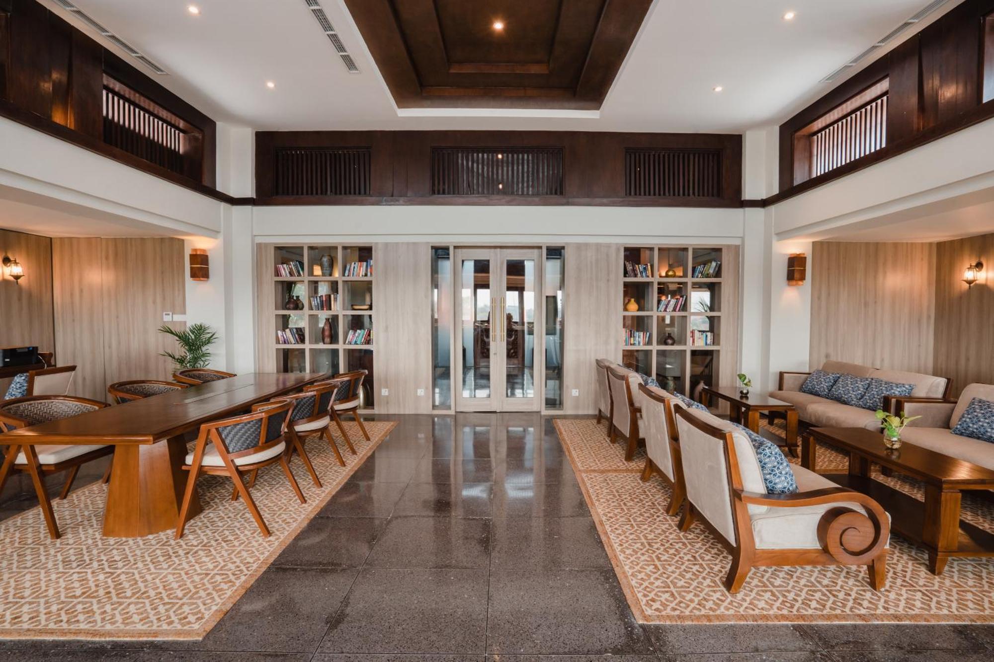 Ramayana Suites And Resort Кута Екстериор снимка Library at the resort
