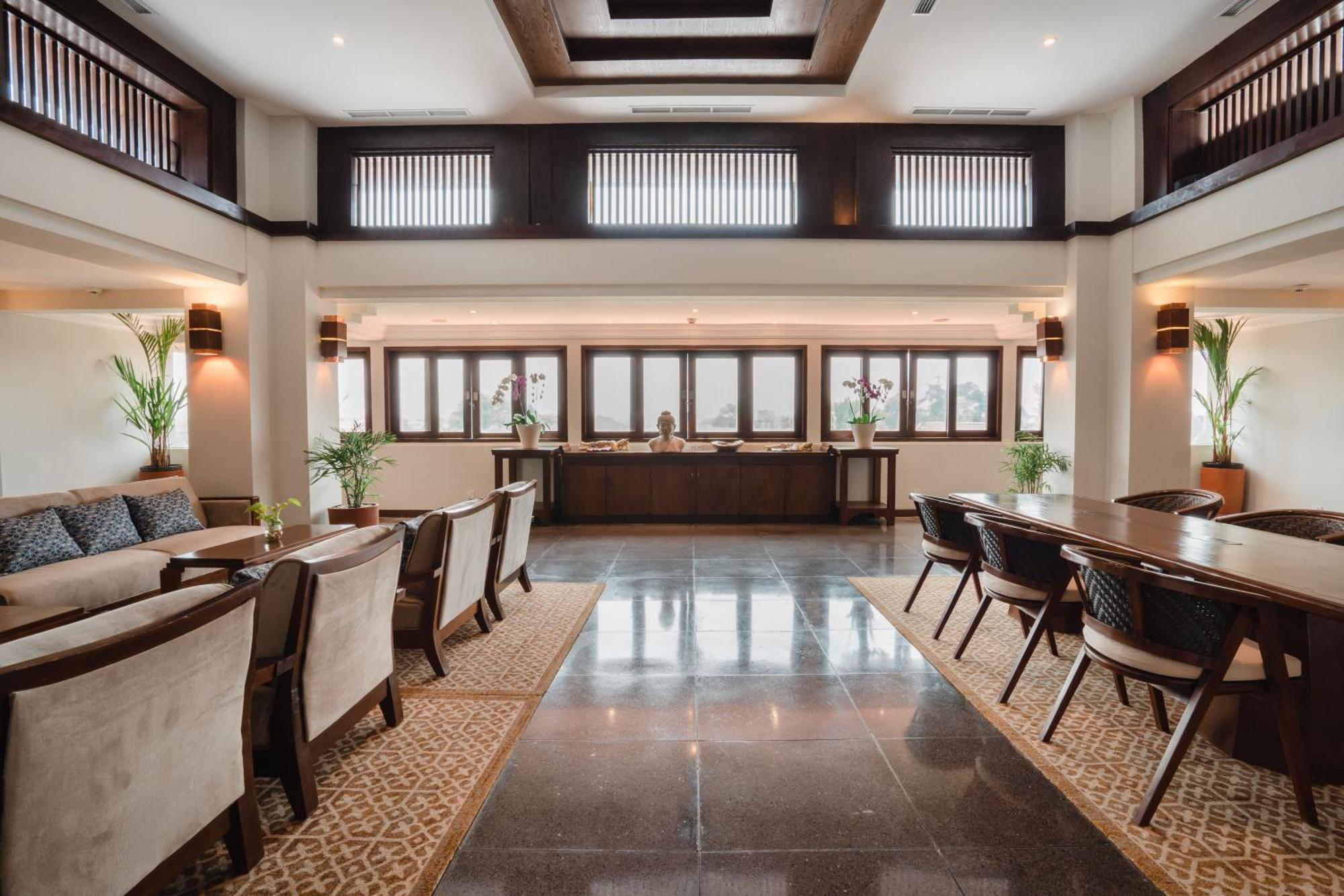 Ramayana Suites And Resort Кута Екстериор снимка The interior of the hotel