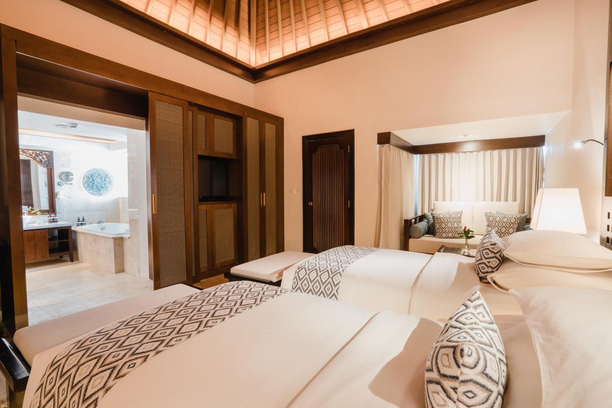 Ramayana Suites And Resort Кута Екстериор снимка A bedroom at the resort