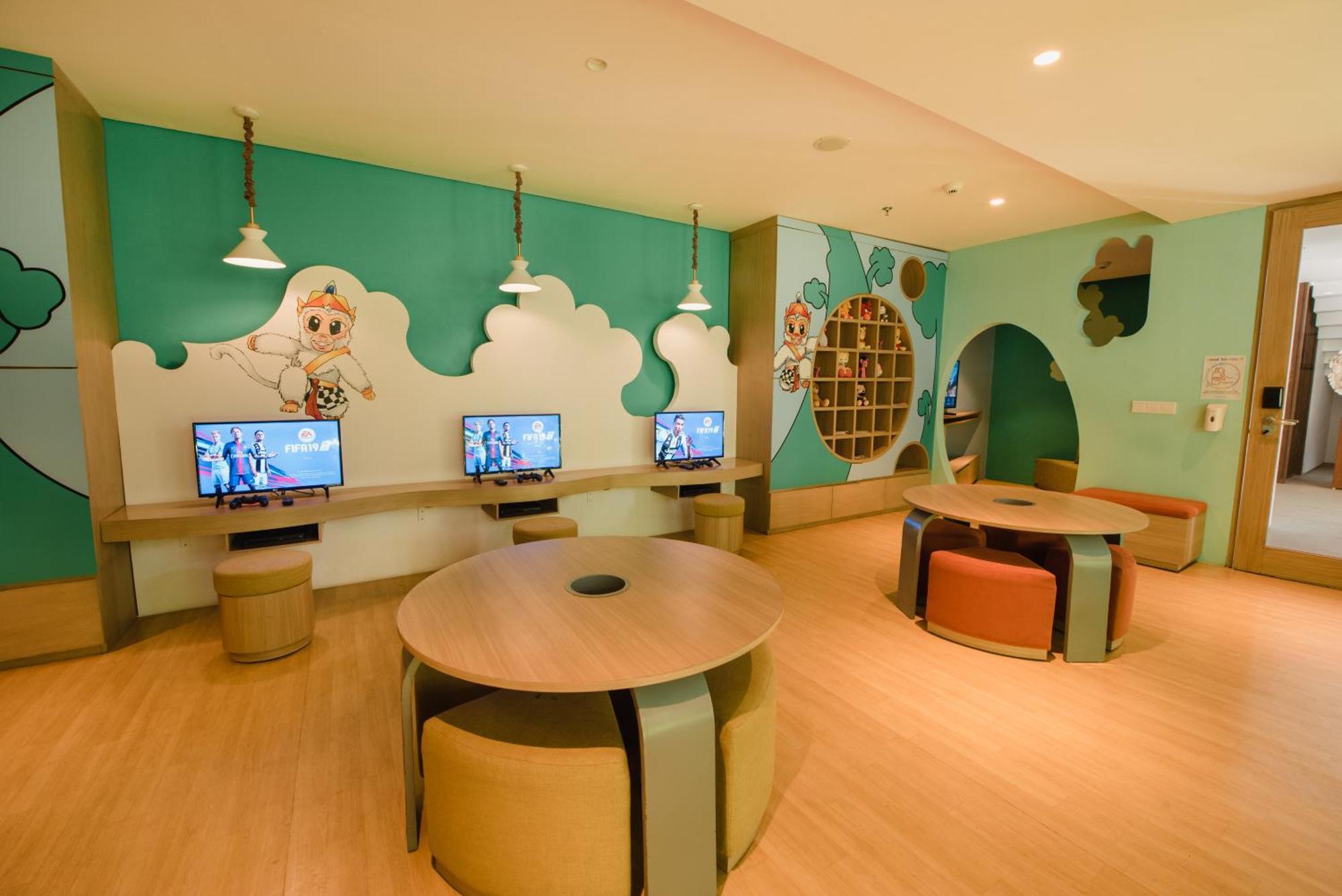 Ramayana Suites And Resort Кута Екстериор снимка The Children's Hospital of Philadelphia