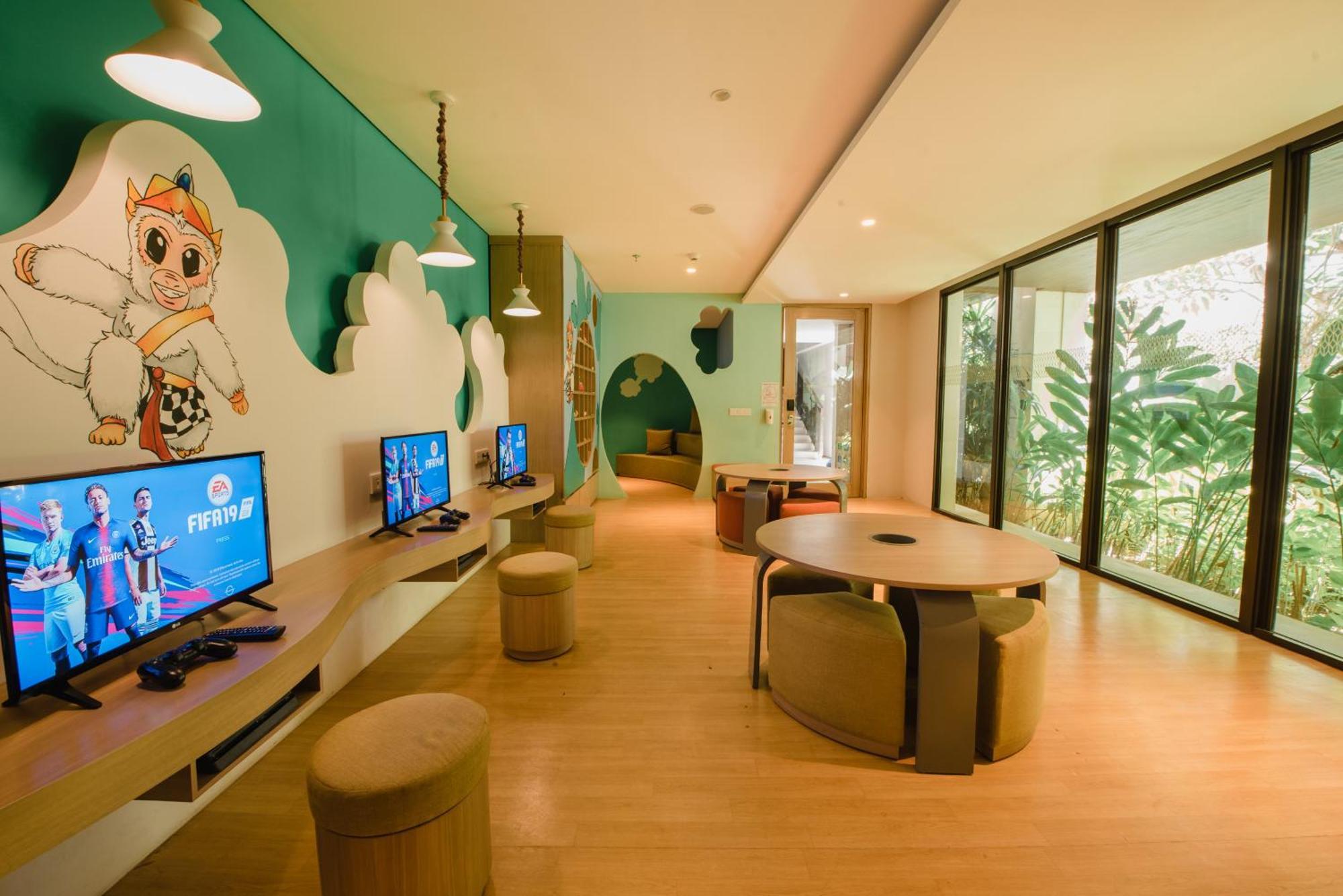 Ramayana Suites And Resort Кута Екстериор снимка The computer room at the resort
